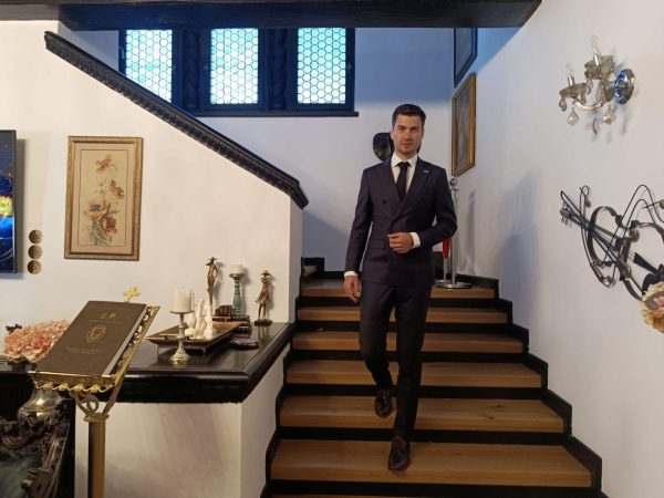 Cum îndeplinește Mihai Popa targetul de 10 contracte lunar la EkoGroup